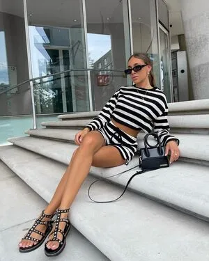 Laura Szewczak OnlyFans Leaked Free Thumbnail Picture - #EIuFk0deHF