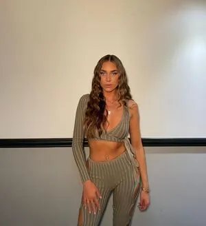 Laura Szewczak OnlyFans Leaked Free Thumbnail Picture - #IC2SwKI3ed