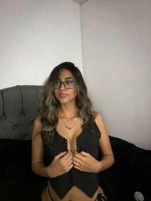 Laura Valentina OnlyFans Leaked Free Thumbnail Picture - #5qRSzYT6CB