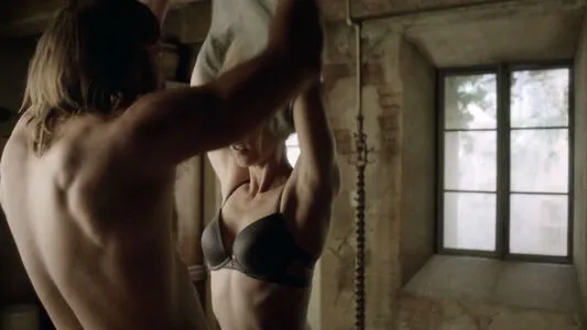 Laura Vandervoort OnlyFans Leaked Free Thumbnail Picture - #NxIgvuW5CC