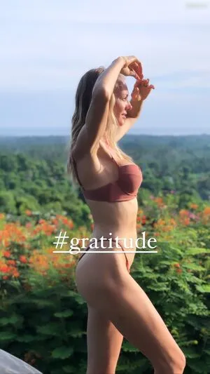 Laura Weyel OnlyFans Leaked Free Thumbnail Picture - #OksH567KIA
