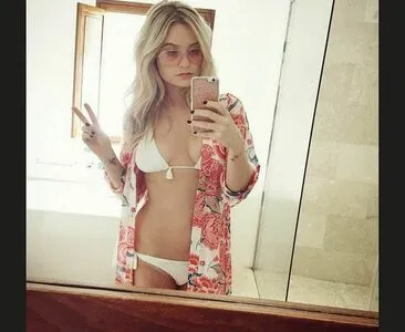 Laura Whitmore OnlyFans Leaked Free Thumbnail Picture - #6phLg0Dyz5