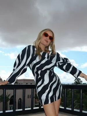 Laura Whitmore OnlyFans Leaked Free Thumbnail Picture - #GD0VYeyzwQ