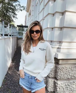 Laura Wontorra OnlyFans Leaked Free Thumbnail Picture - #CkofPacwfO