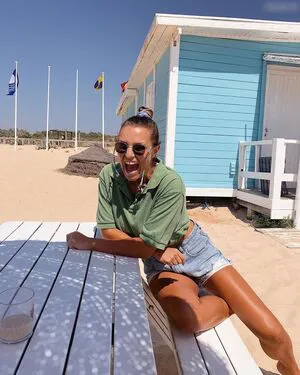 Laura Wontorra OnlyFans Leaked Free Thumbnail Picture - #NGx7hn7CYn
