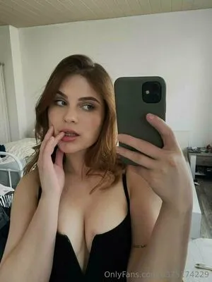 Laura22777 OnlyFans Leaked Free Thumbnail Picture - #1Lo8WwmFiU