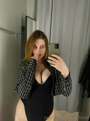 Laura22777 OnlyFans Leaked Free Thumbnail Picture - #W3mkrVYMCH