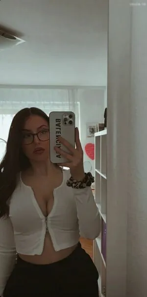 Lauraaasmk OnlyFans Leaked Free Thumbnail Picture - #D87fYFmFIL