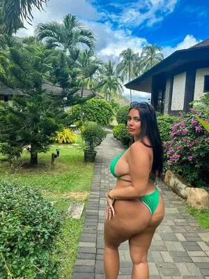 Laurab974 OnlyFans Leaked Free Thumbnail Picture - #X45pbyGddv