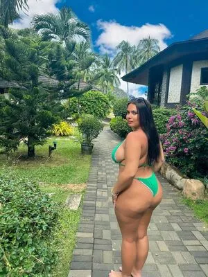 Laurab974 OnlyFans Leaked Free Thumbnail Picture - #oFLksefvVk