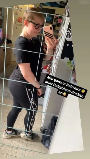 Lauradenise98 OnlyFans Leaked Free Thumbnail Picture - #hEsgl6qCeB