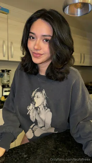 Laurafreex OnlyFans Leaked Free Thumbnail Picture - #1yvllxrIEO