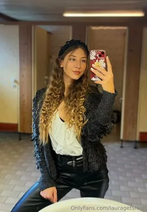 Lauragetshigh OnlyFans Leaked Free Thumbnail Picture - #6Sez118cS0