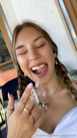 Lauragetshigh OnlyFans Leaked Free Thumbnail Picture - #Nqphx5qmmp