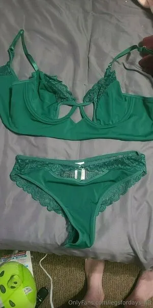 Lauralavender1 OnlyFans Leaked Free Thumbnail Picture - #IicDoEgdyt