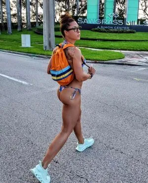 Lauramariemasse OnlyFans Leaked Free Thumbnail Picture - #c3Cj9jKeEx