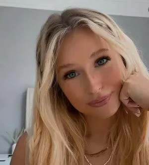 Lauratreadgold0 OnlyFans Leaked Free Thumbnail Picture - #1dTyKwGiZQ