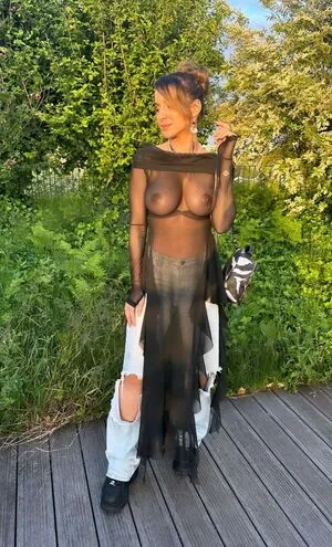 Laure Bulii Valee OnlyFans Leaked Free Thumbnail Picture - #Ija9qo38bf