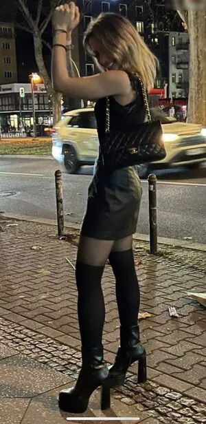 Laure Bv OnlyFans Leaked Free Thumbnail Picture - #EDSSSPQWct