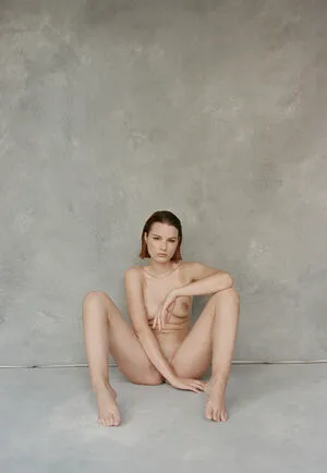 Laure Surlerivage OnlyFans Leaked Free Thumbnail Picture - #x0kvMA2KHM