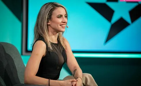 Laure Vale OnlyFans Leaked Free Thumbnail Picture - #akfP9ippsW