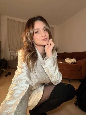 Laure Valee OnlyFans Leaked Free Thumbnail Picture - #0AmOMGoEeh