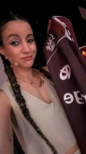 Laure Valee OnlyFans Leaked Free Thumbnail Picture - #1MwIlyWDoW