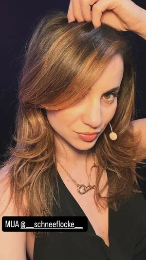 Laure Valee OnlyFans Leaked Free Thumbnail Picture - #BKA2e6akiu