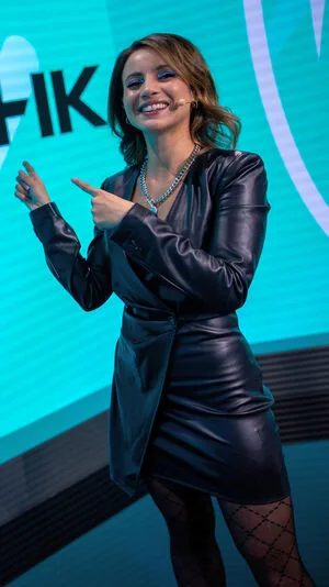Laure Valee OnlyFans Leaked Free Thumbnail Picture - #Du1Jpw4ykI