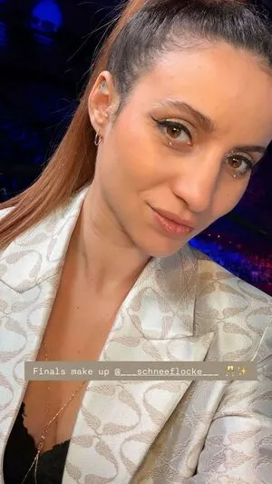 Laure Valee OnlyFans Leaked Free Thumbnail Picture - #Oq4tt4I2di