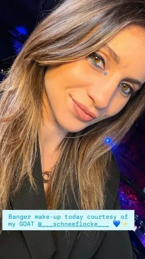 Laure Valee OnlyFans Leaked Free Thumbnail Picture - #QmVbkuB1wl