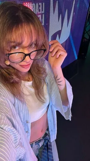 Laure Valee OnlyFans Leaked Free Thumbnail Picture - #VKRqXaMawx