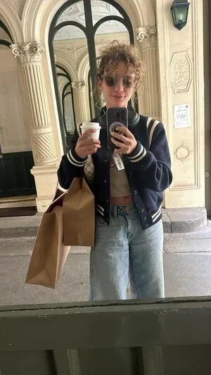 Laure Valee OnlyFans Leaked Free Thumbnail Picture - #igMHi0Bsj7