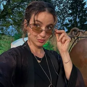 Laure Valee OnlyFans Leaked Free Thumbnail Picture - #jNtBQlhkbH