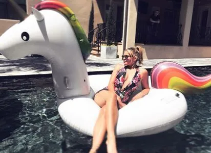 Lauren Alaina OnlyFans Leaked Free Thumbnail Picture - #BTDUZs2r35