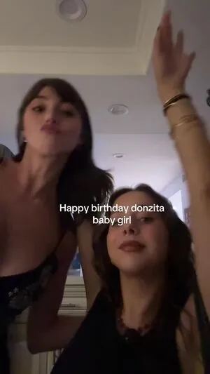 Lauren Donzis OnlyFans Leaked Free Thumbnail Picture - #C1irtCbfv4