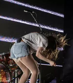 Lauren Mayberry OnlyFans Leaked Free Thumbnail Picture - #3ReTZj9voY