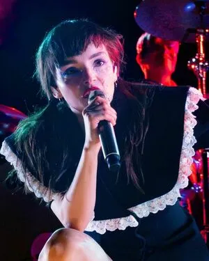 Lauren Mayberry OnlyFans Leaked Free Thumbnail Picture - #9EQ0Gji97m
