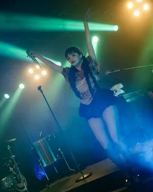 Lauren Mayberry OnlyFans Leaked Free Thumbnail Picture - #ASIQLon3C1