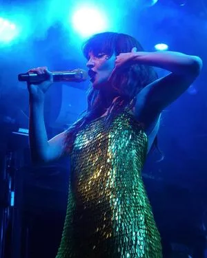 Lauren Mayberry OnlyFans Leaked Free Thumbnail Picture - #CtTsI7z6AA