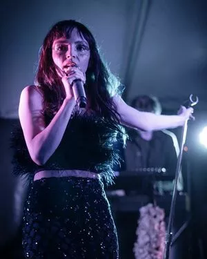 Lauren Mayberry OnlyFans Leaked Free Thumbnail Picture - #K1S8z67oNw