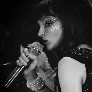 Lauren Mayberry OnlyFans Leaked Free Thumbnail Picture - #MZDYLruicO