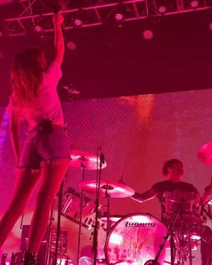 Lauren Mayberry OnlyFans Leaked Free Thumbnail Picture - #TC1p54M2oj