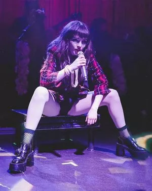 Lauren Mayberry OnlyFans Leaked Free Thumbnail Picture - #YNyoHVHanD