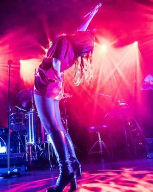 Lauren Mayberry OnlyFans Leaked Free Thumbnail Picture - #egjKBJP809