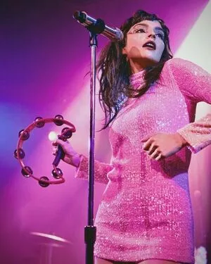 Lauren Mayberry OnlyFans Leaked Free Thumbnail Picture - #fWrl6logSh