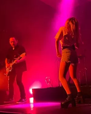 Lauren Mayberry OnlyFans Leaked Free Thumbnail Picture - #s1snz1glf5