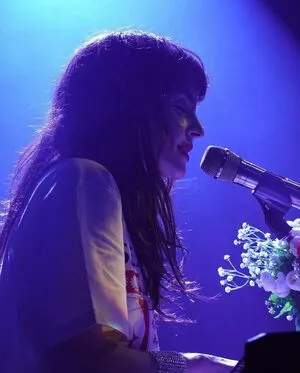 Lauren Mayberry OnlyFans Leaked Free Thumbnail Picture - #wyI6IrA8pr