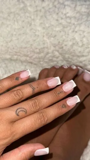 Laurgmzz OnlyFans Leaked Free Thumbnail Picture - #u2y9uoulaf