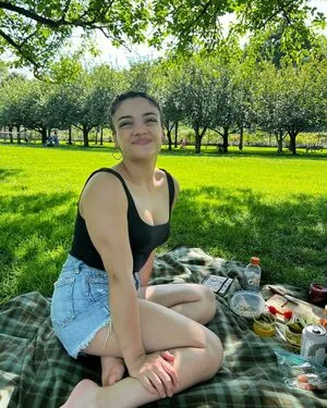 Laurie Hernandez OnlyFans Leaked Free Thumbnail Picture - #WHafnxIVxN
